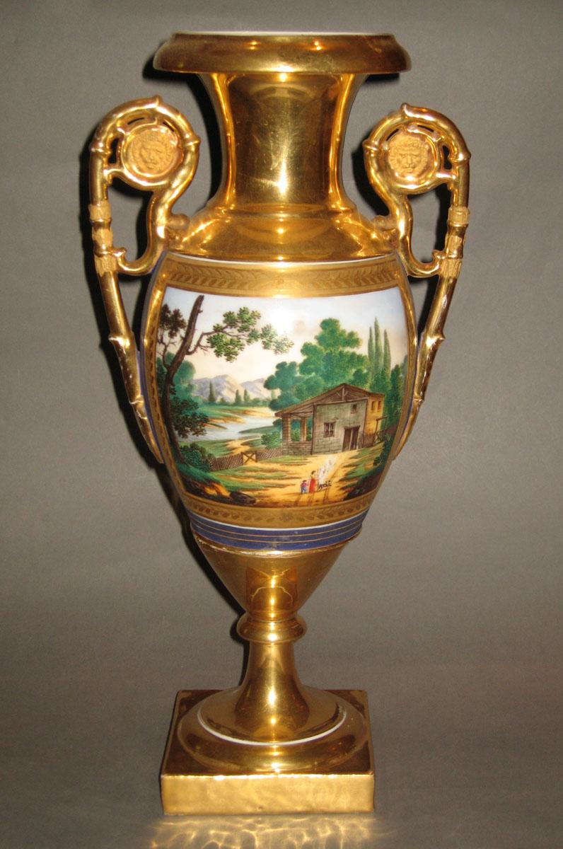 1965.0098.002 Porcelain vase