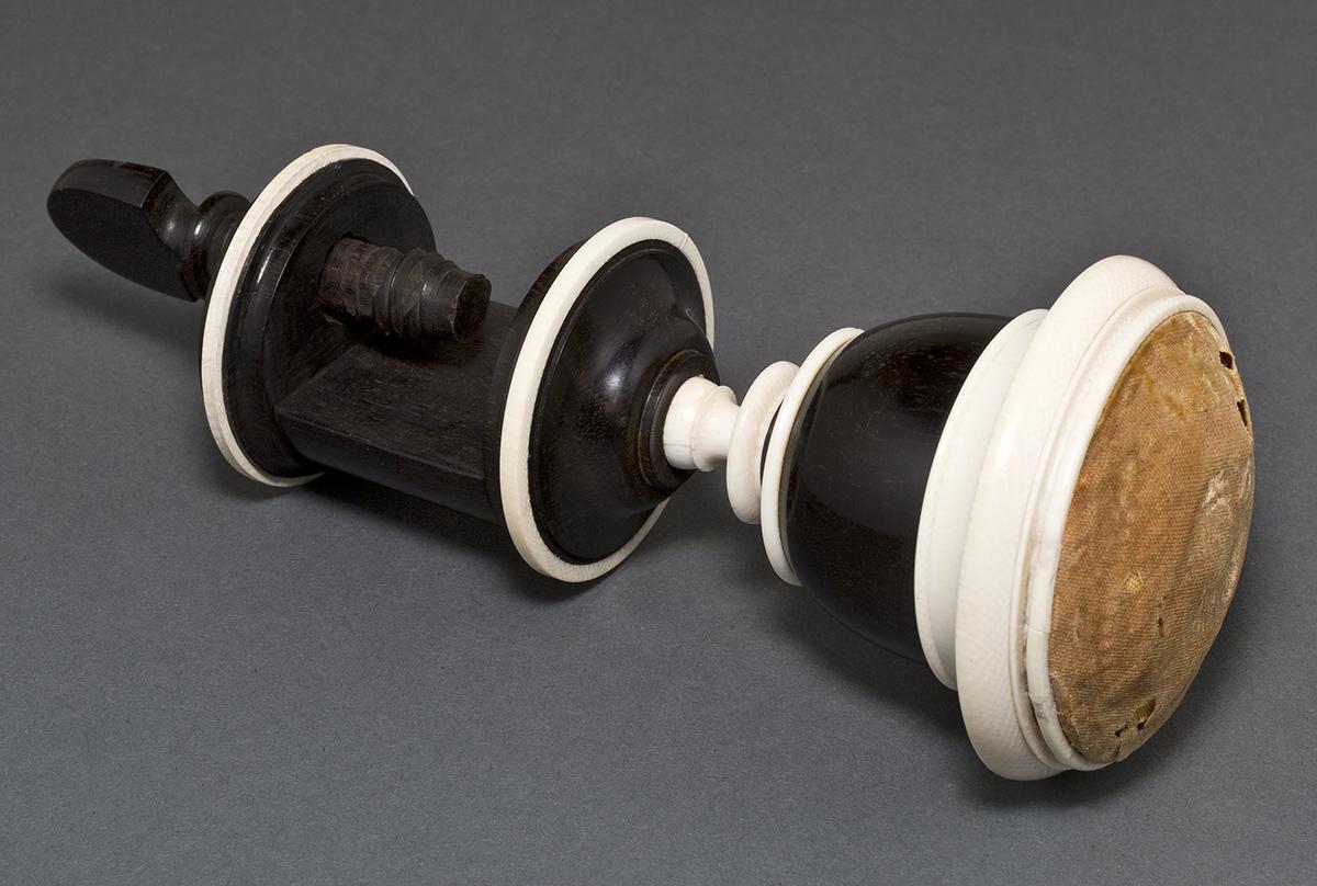 1965.0100 Pincushion Clamp
