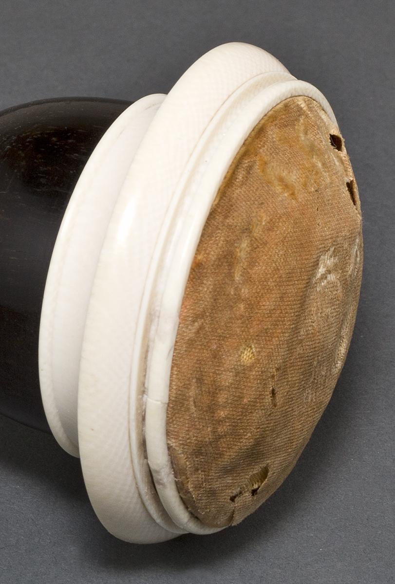 1965.0100 Pincushion Clamp, Detail 3
