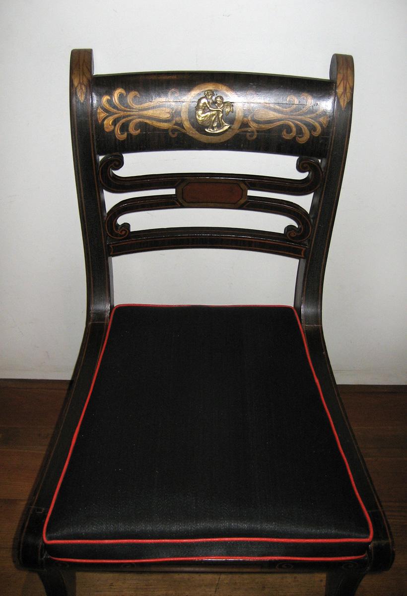 1965.0102.001 with cushion R1999.002.001