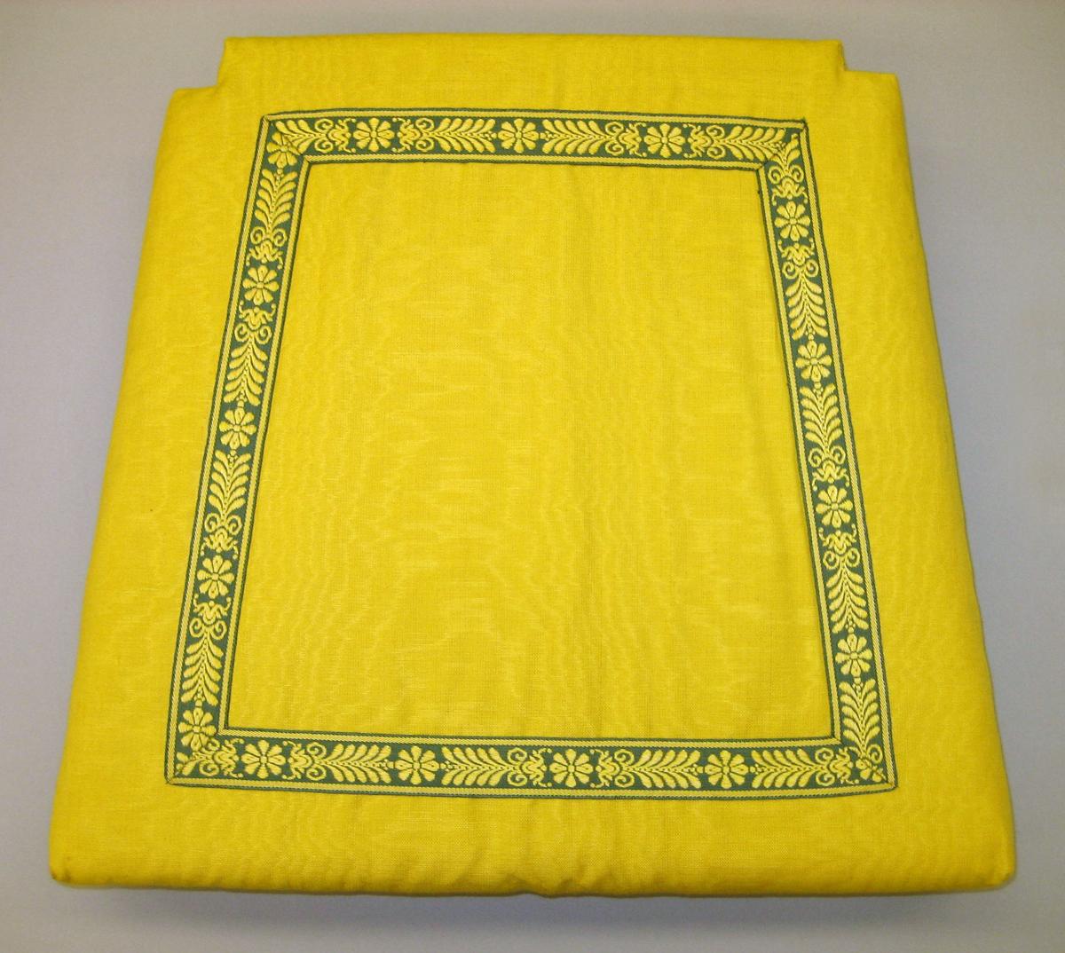 1984.0633.003 Cushion