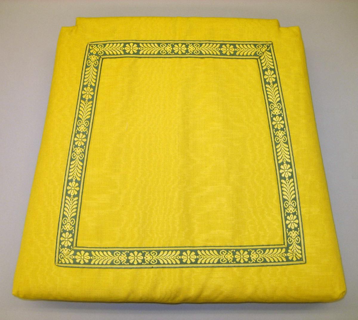1984.0633.005 Cushion