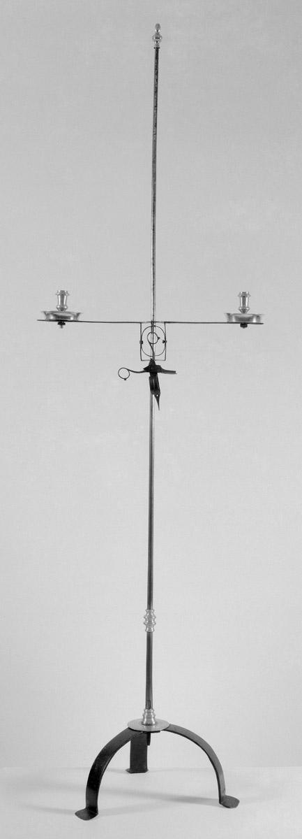 1955.0736 Candlestand