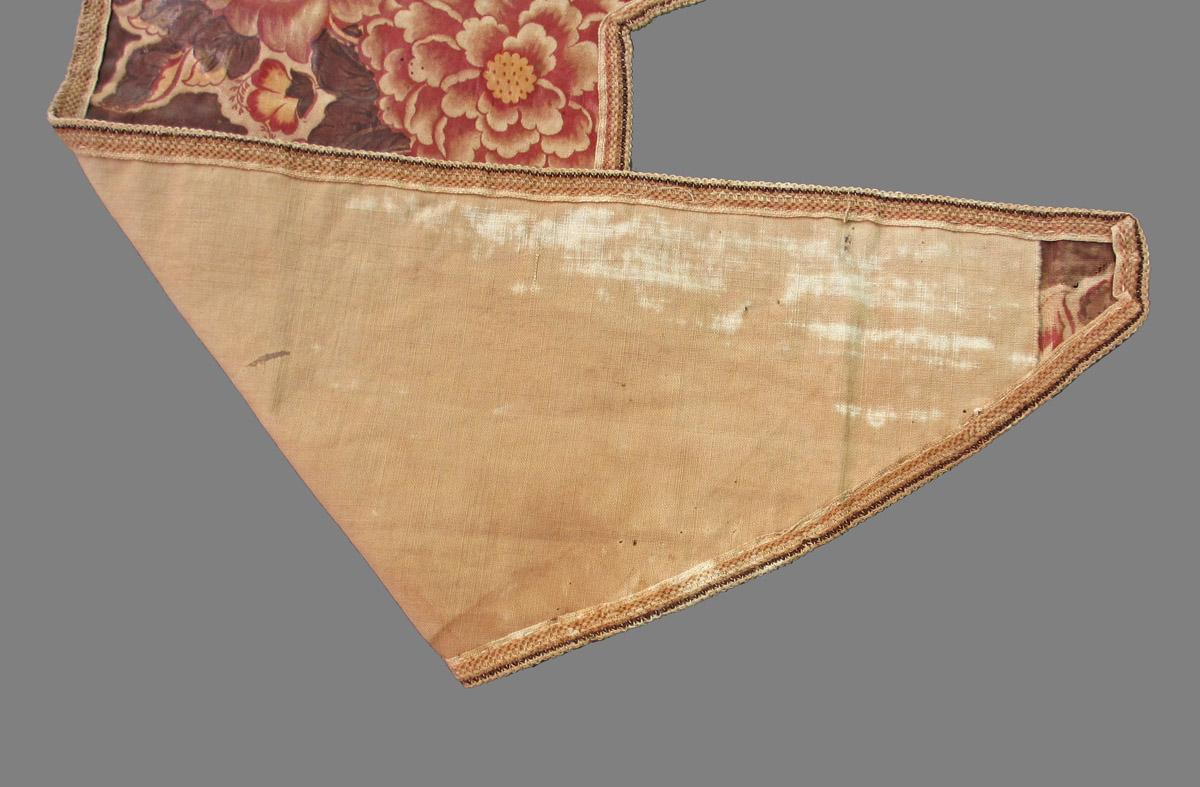 1965.0112.002 textile, printed folded corner