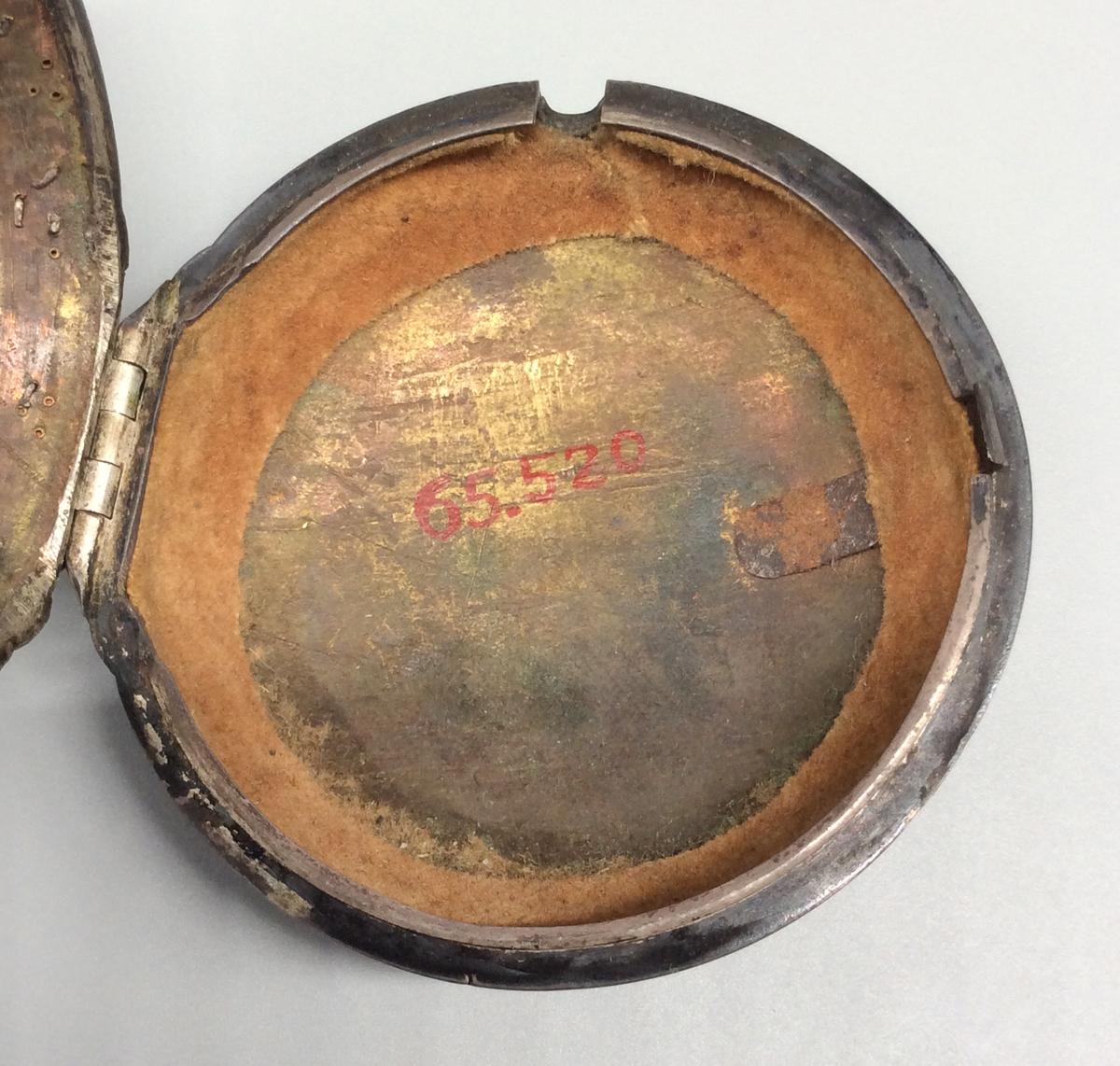 1965.0520 Watch case, view 6
