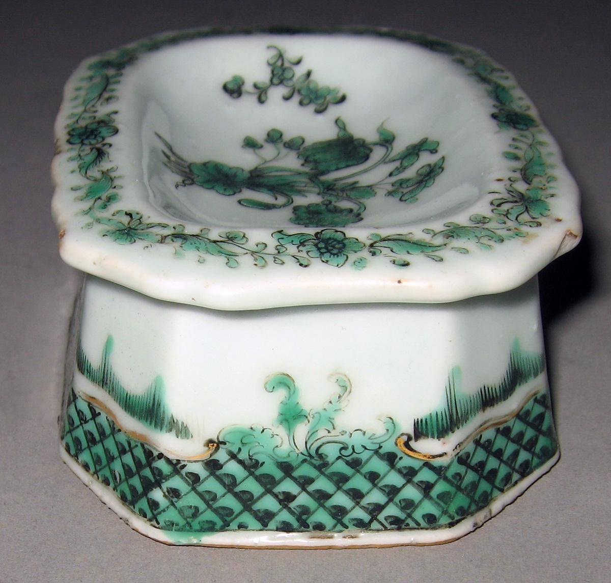 1965.0547.002 Porcelain Salt Cellar view 2