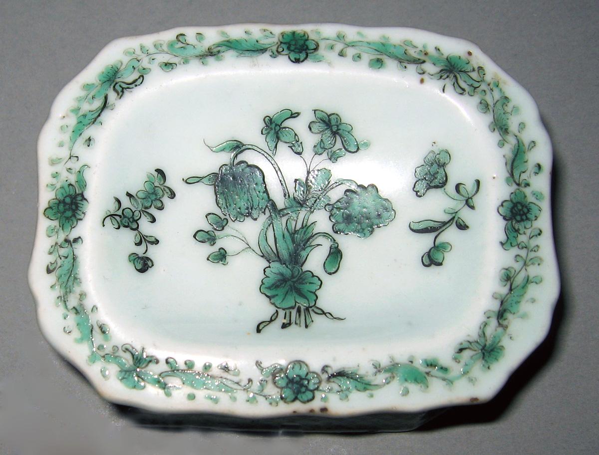1965.0547.002 Porcelain Salt Cellar top