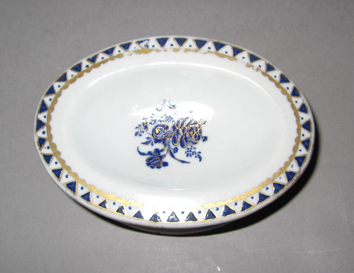 1965.0548.001 Porcelain salt dish