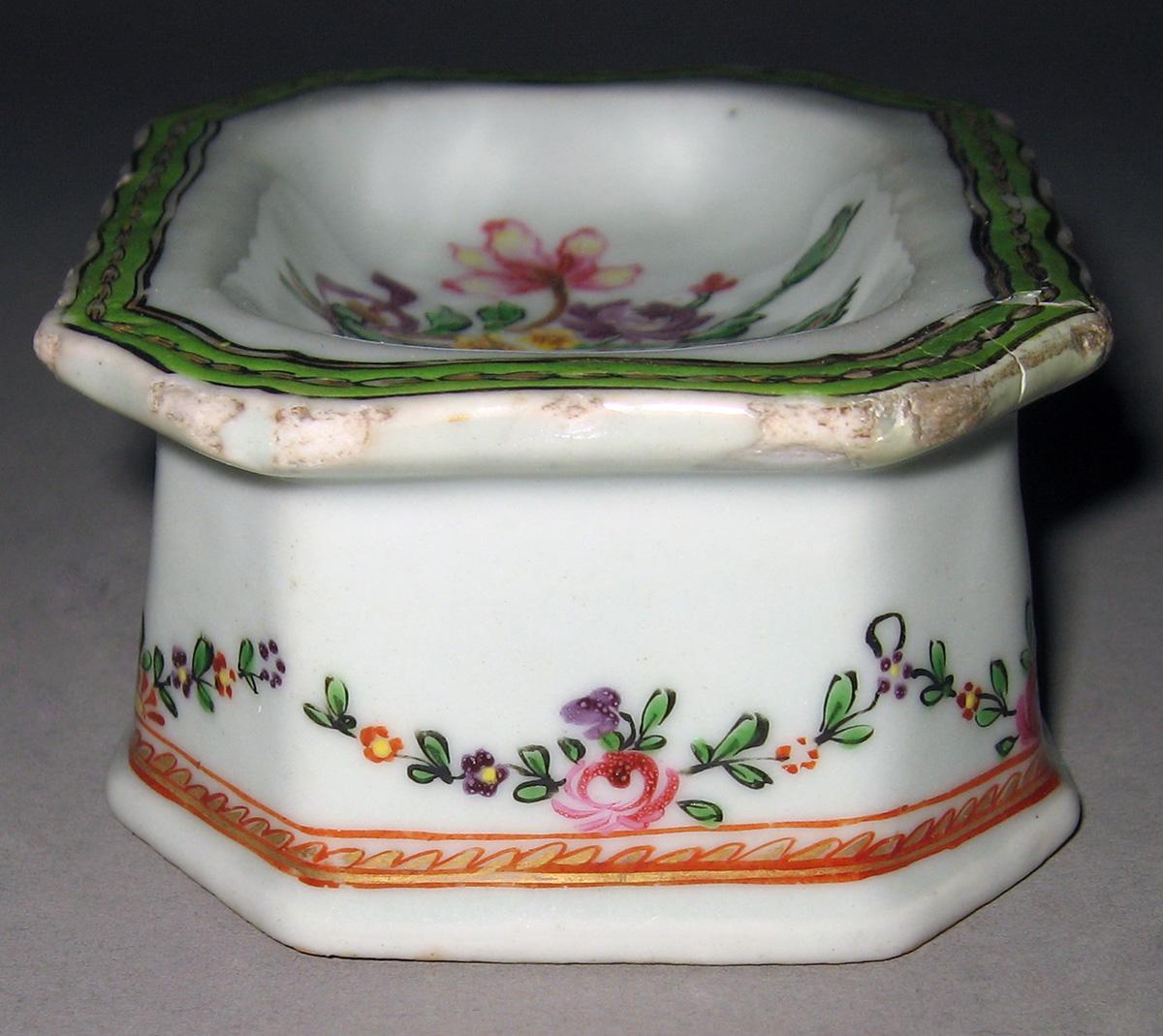 1965.0551 Porcelain Salt Cellar view 2