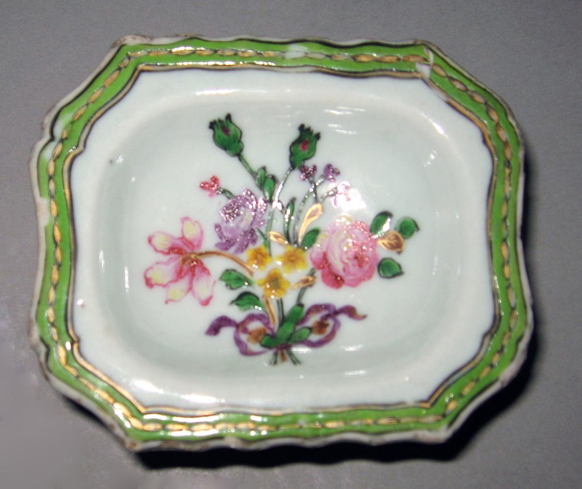 1965.0551 Porcelain Salt Cellar top