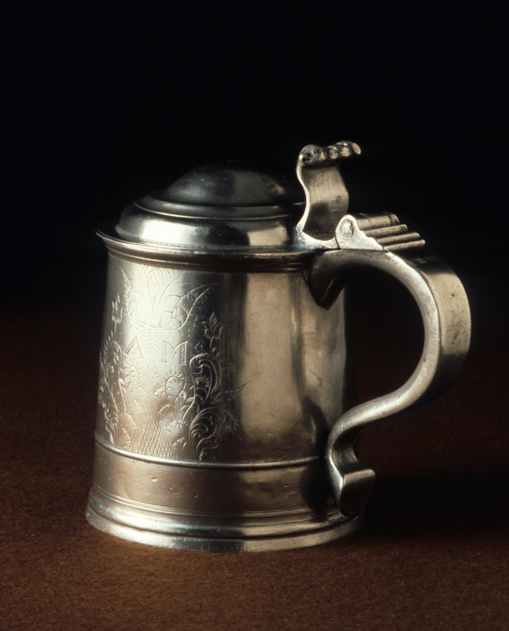 1965.0553 Pewter tankard (view 2)