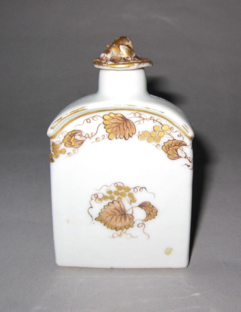 1965.0557.004 A, B Porcelain tea cannister