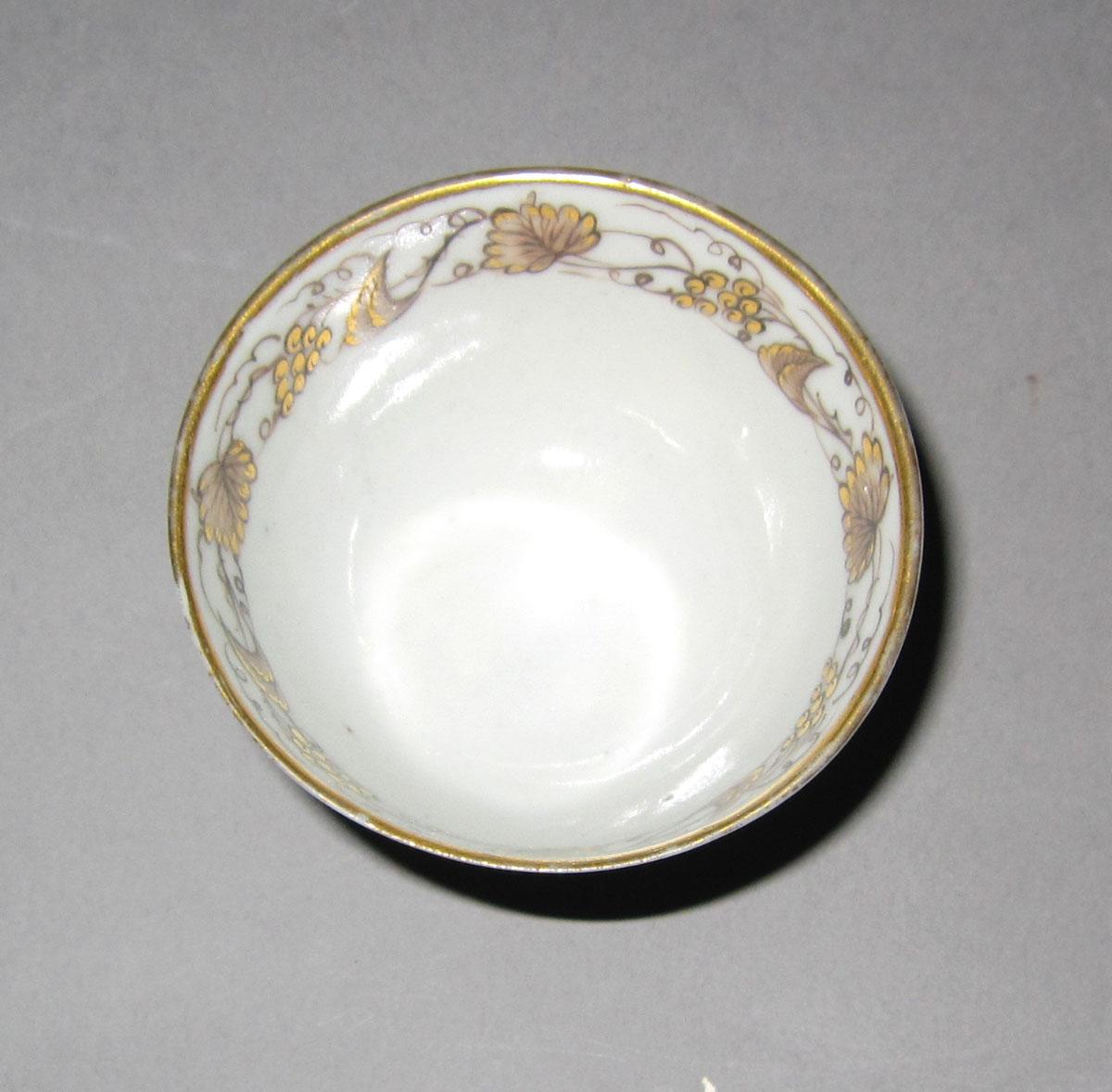 1965.0557.008 Porcelain miniature cup top