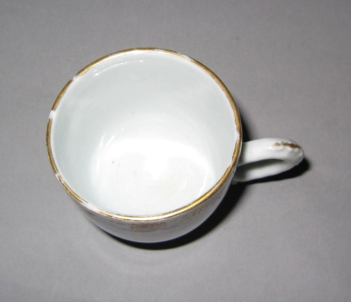 1965.0557.015 Porcelain miniature cup top