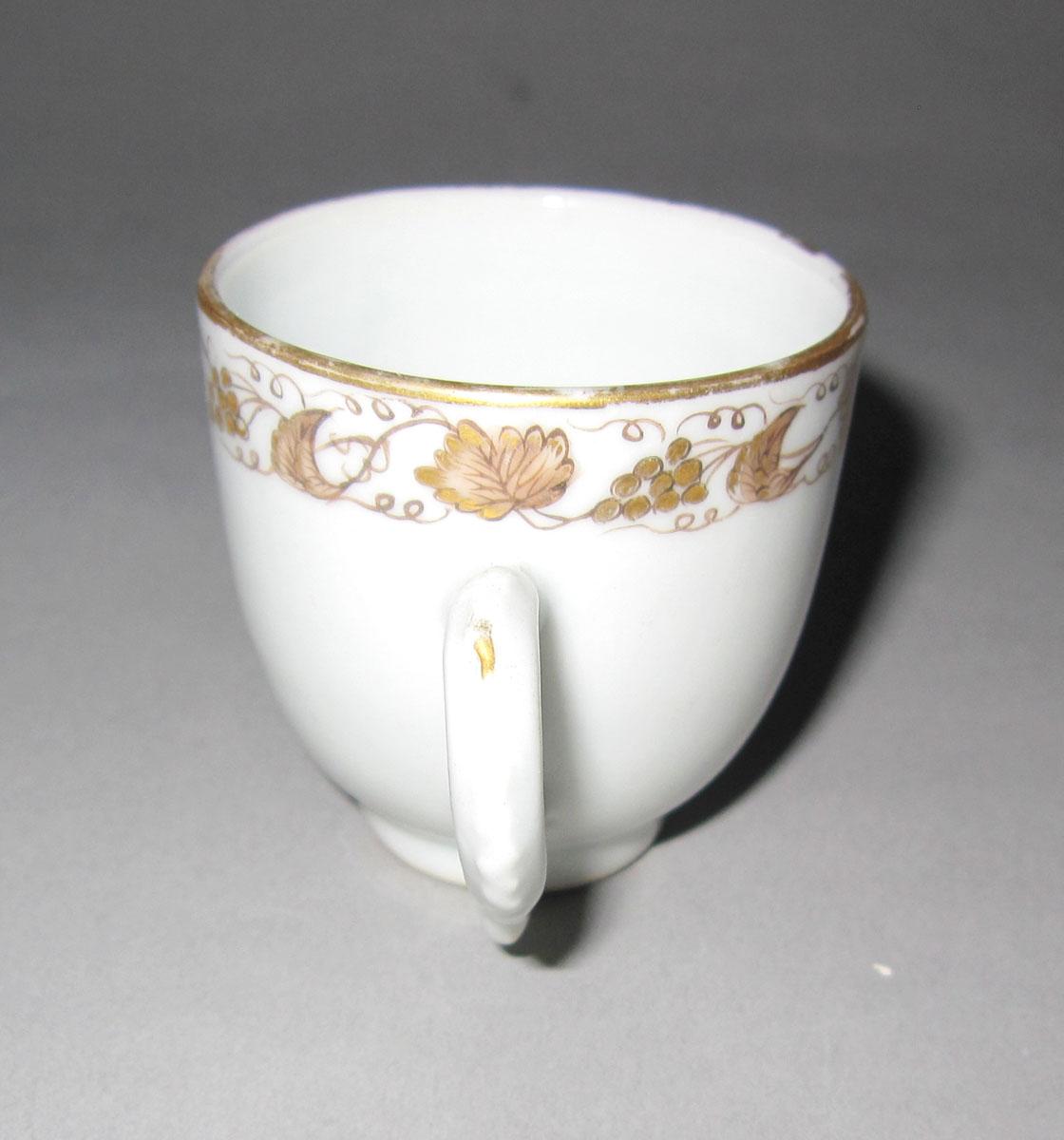 1965.0557.016 Porcelain miniature cup handle