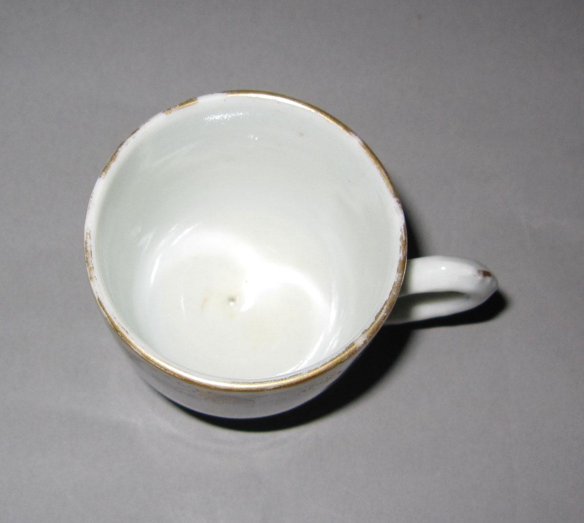 1965.0557.016 Porcelain miniature cup top