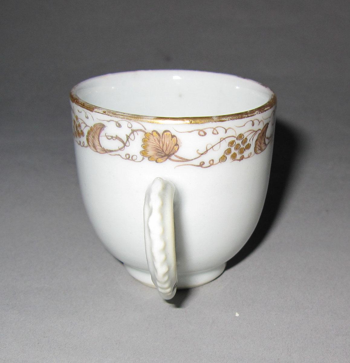 1965.0557.017 Porcelain miniature cup handle