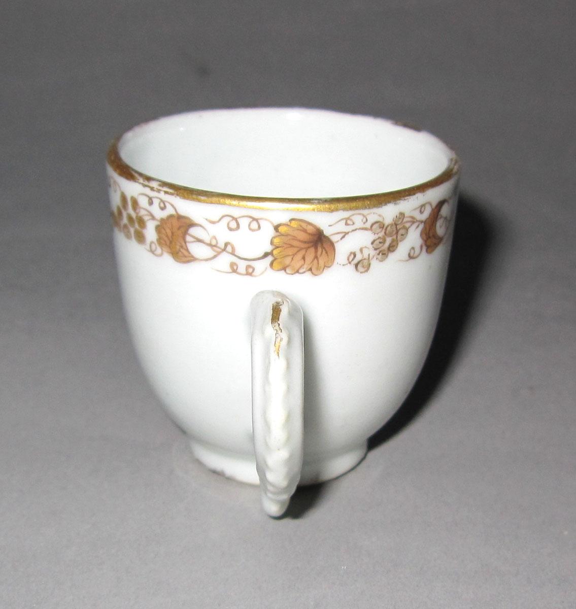 1965.0557.018 Porcelain miniature cup handle