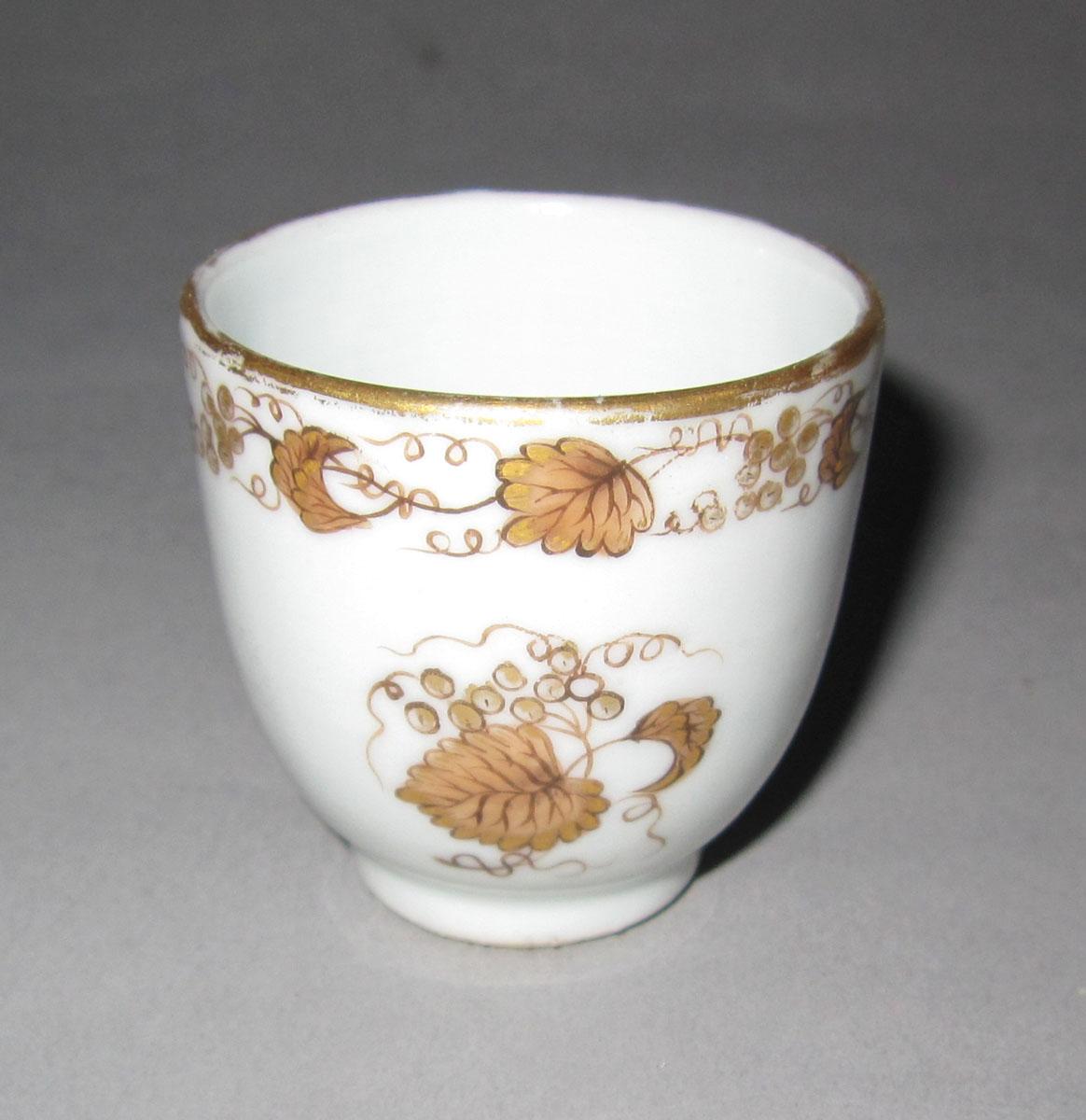 1965.0557.018 Porcelain miniature cup medallion