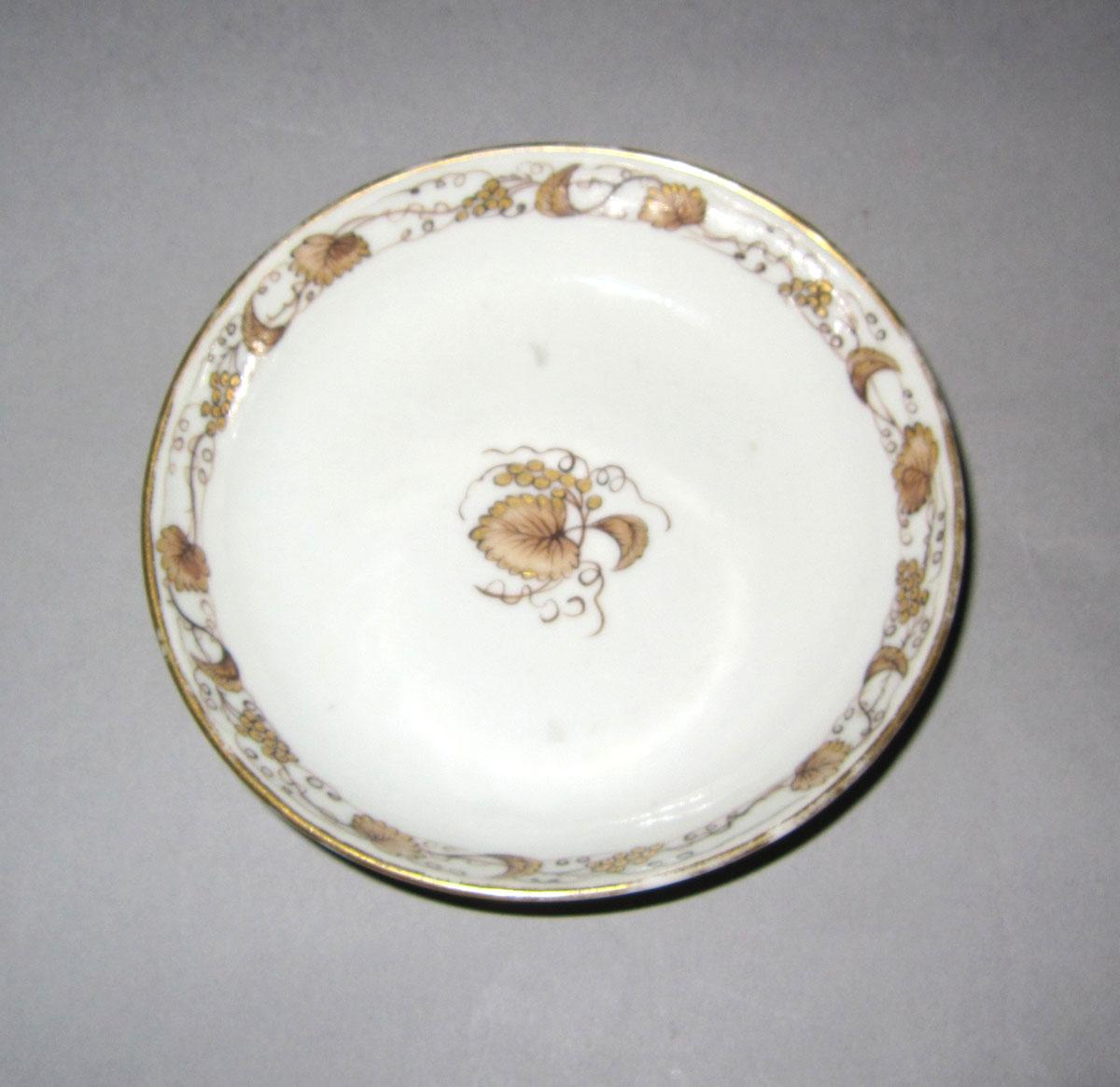 1965.0557.019 Porcelain saucer