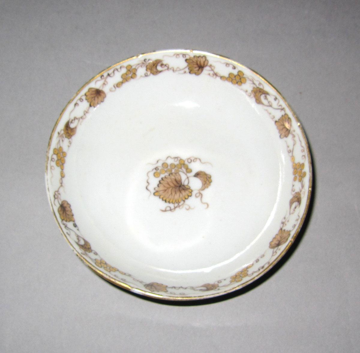1965.0557.020 Porcelain saucer