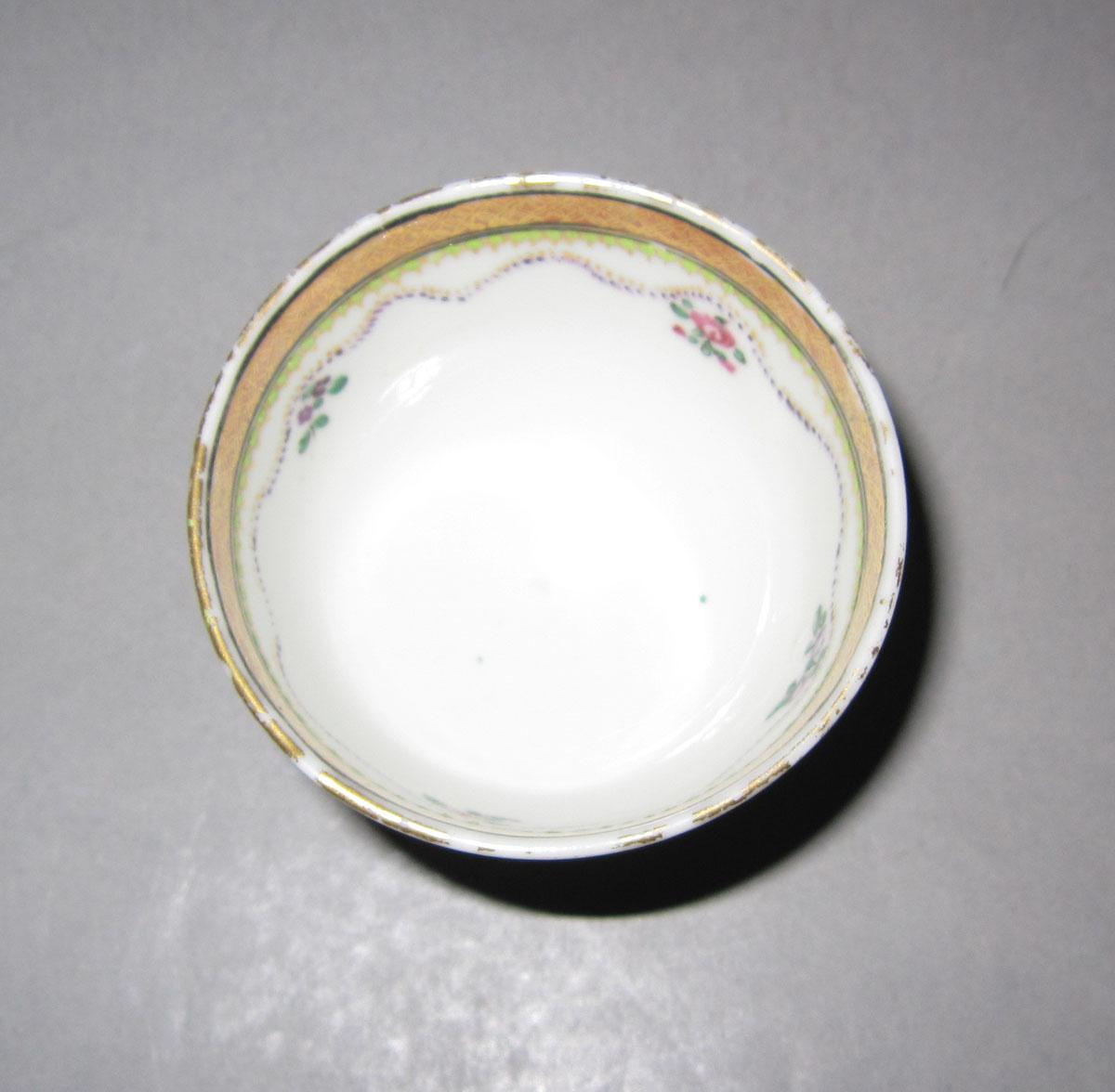 1965.0558.001 Porcelain teacup top