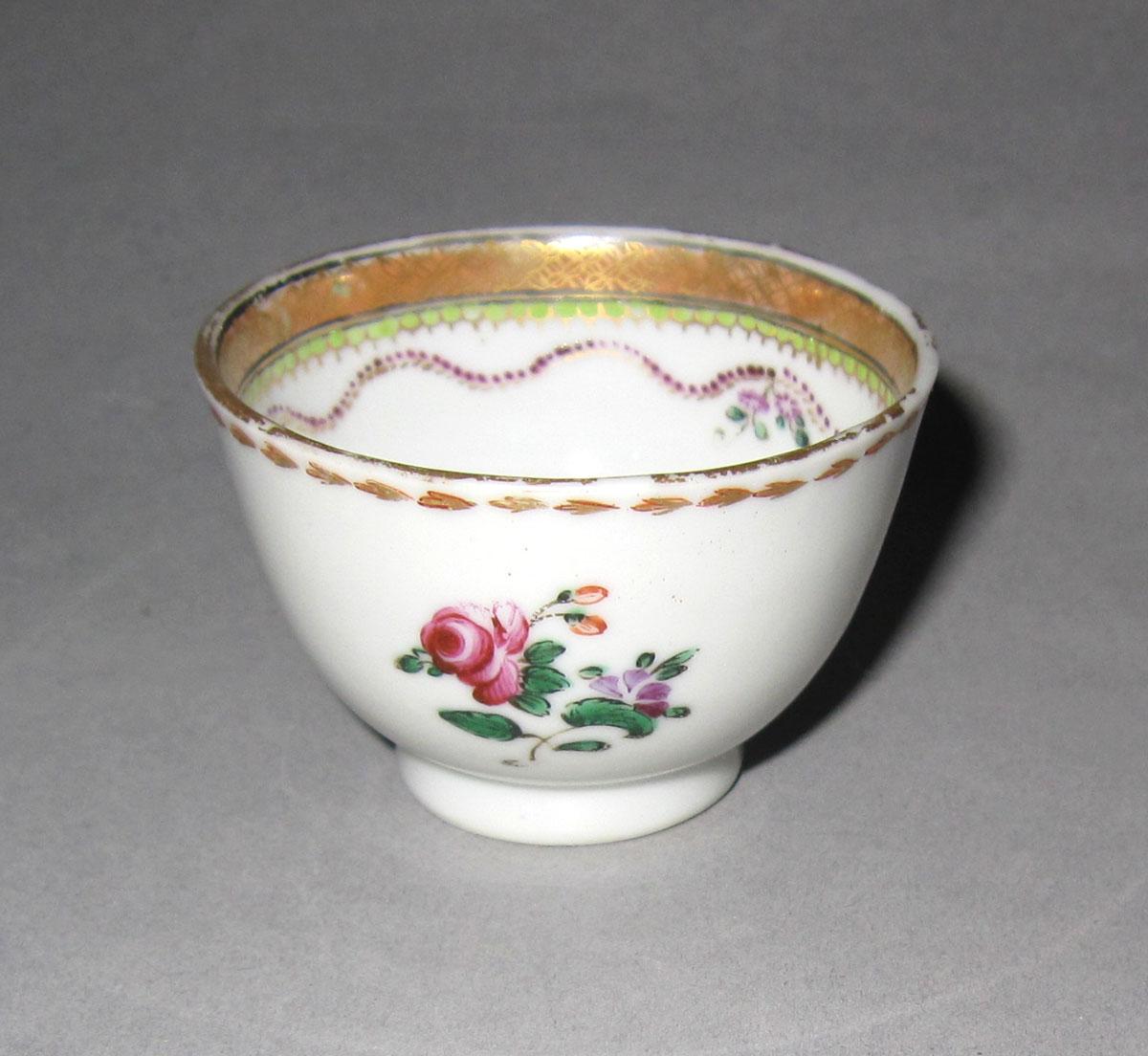 1965.0558.004 Porcelain teacup