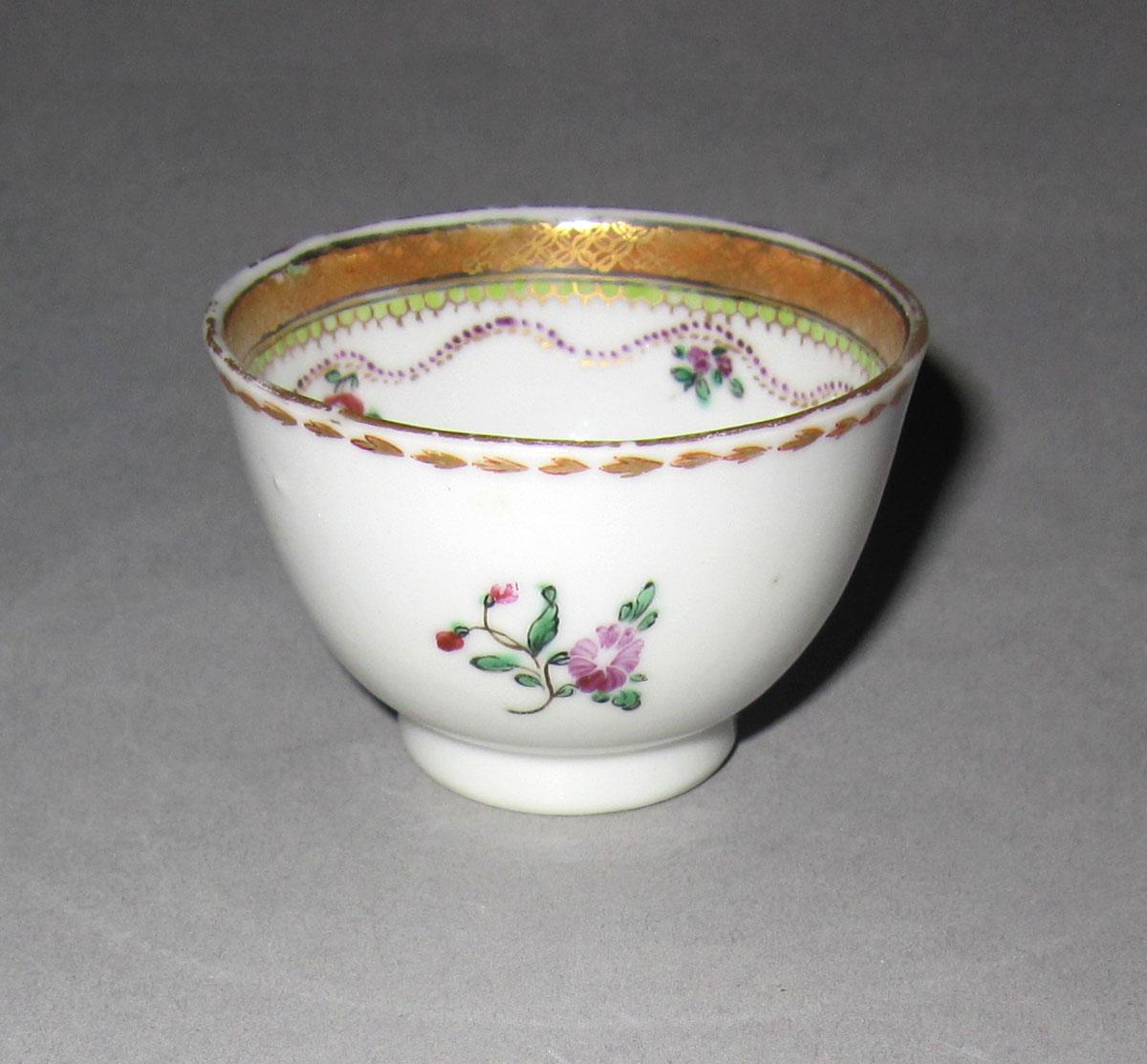 1965.0558.004 Porcelain teacup reverse