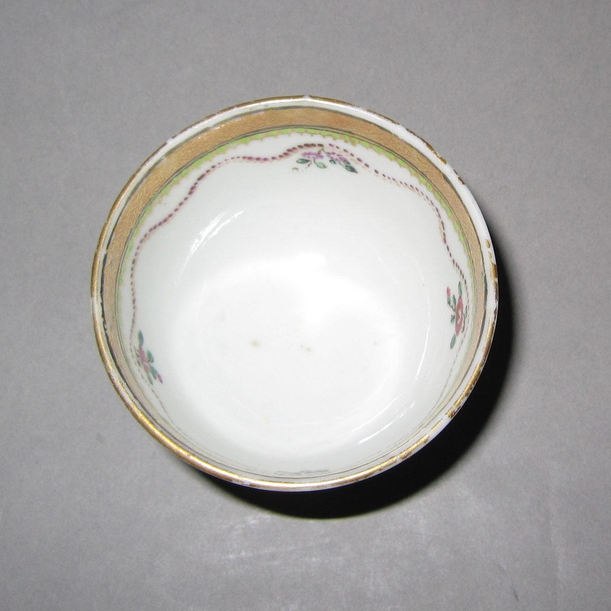 1965.0558.004 Porcelain teacup top