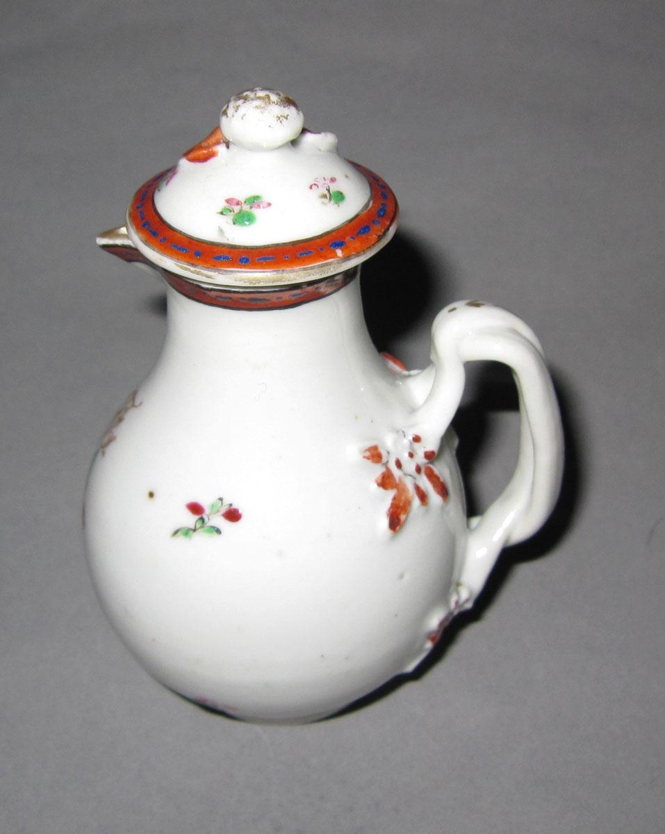 1965.0559.002 A, B Porcelain cream pot