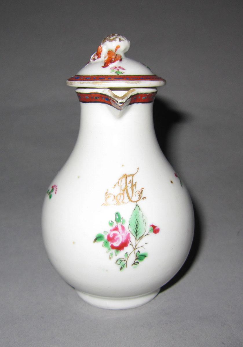 1965.0559.002 A, B Porcelain cream pot spout