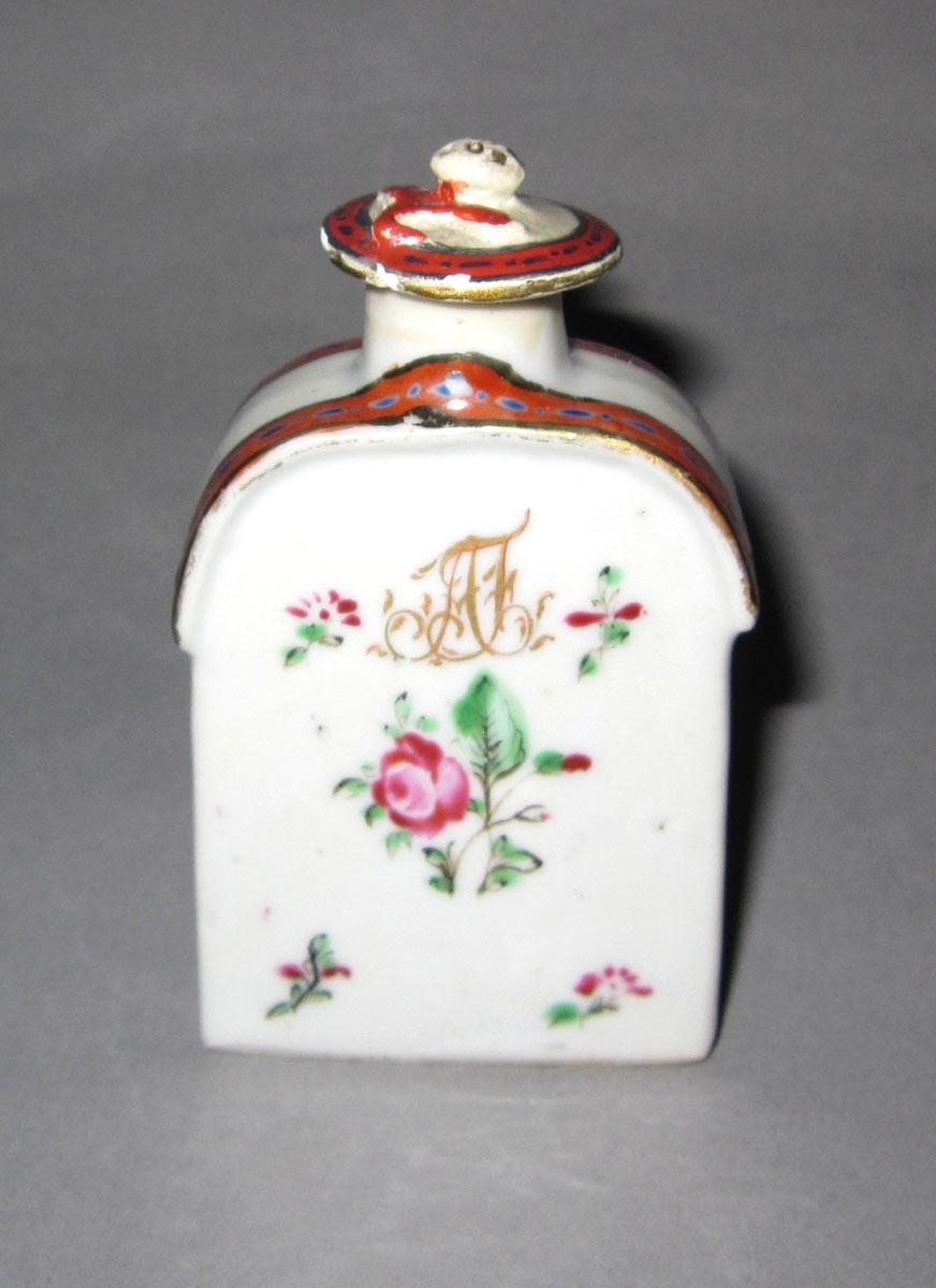 1965.0559.003 A, B Porcelain tea cannister