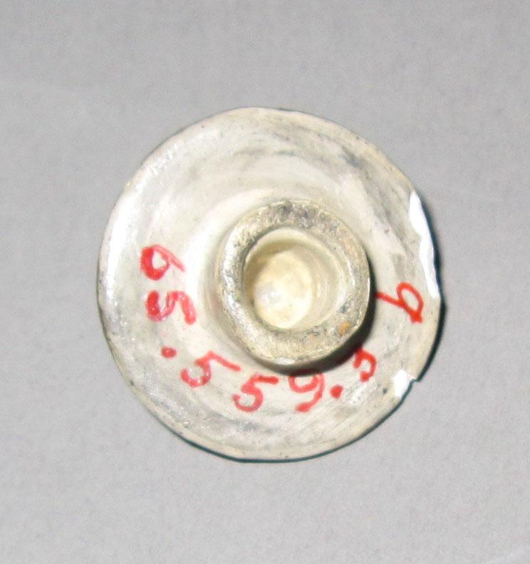 1965.0559.003 B Porcelain tea cannister cover underside