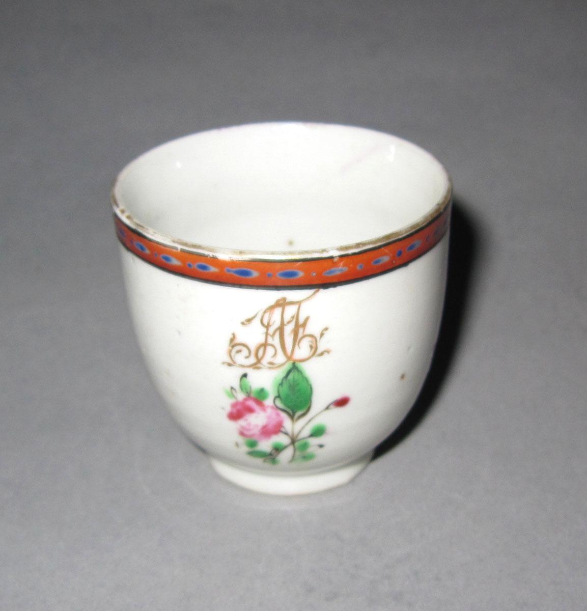 1965.0559.007 Porcelain coffee cup medallion