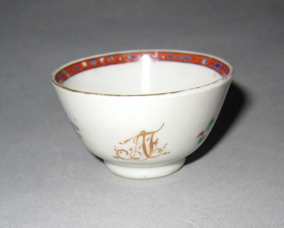 1965.0559.011 Porcelain teabowl reverse