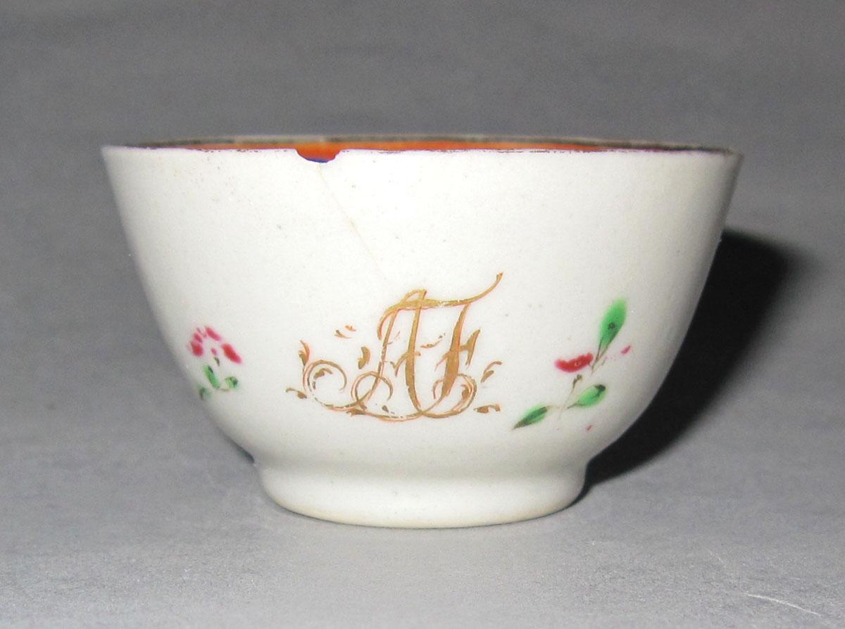 1965.0559.012 Porcelain teabowl reverse