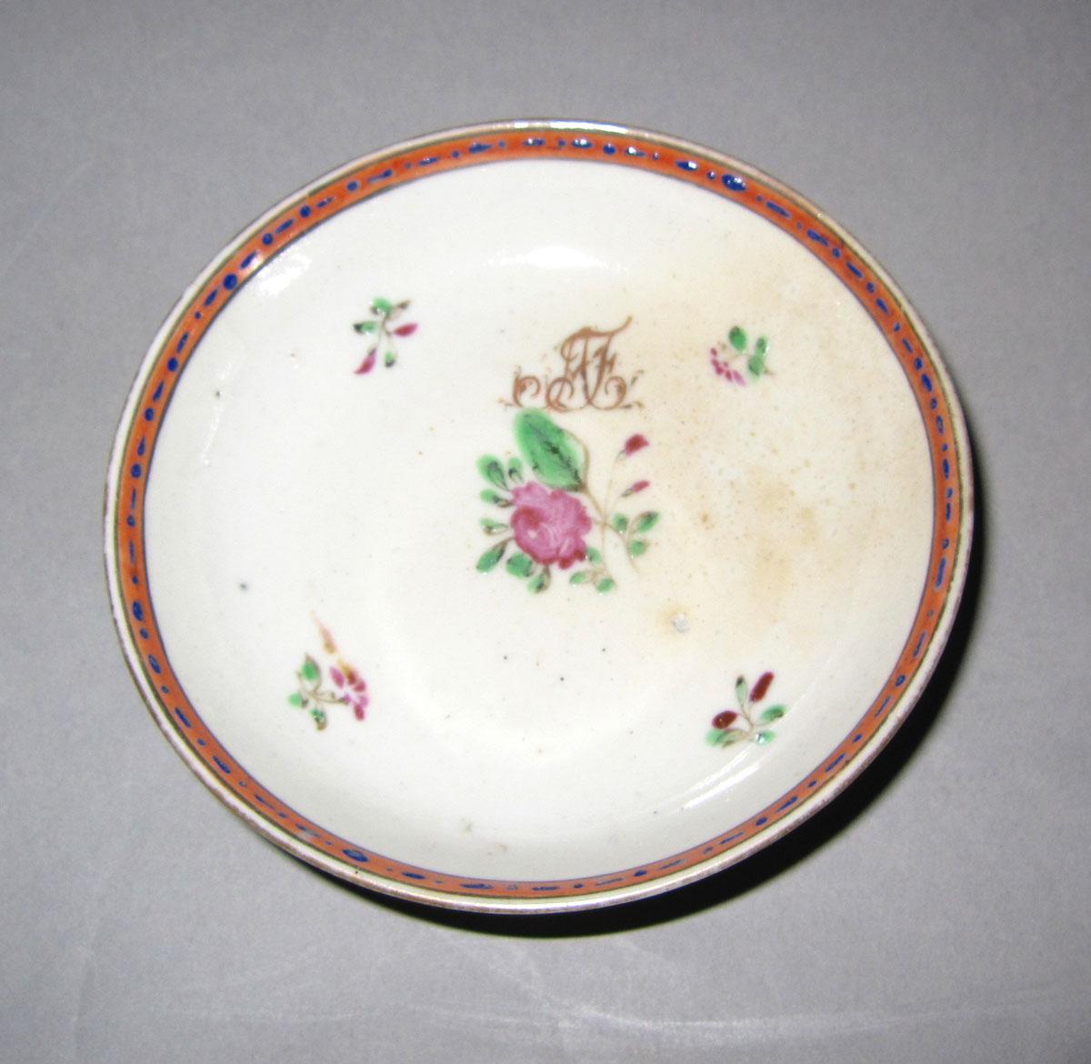 1965.0559.015 Porcelain saucer
