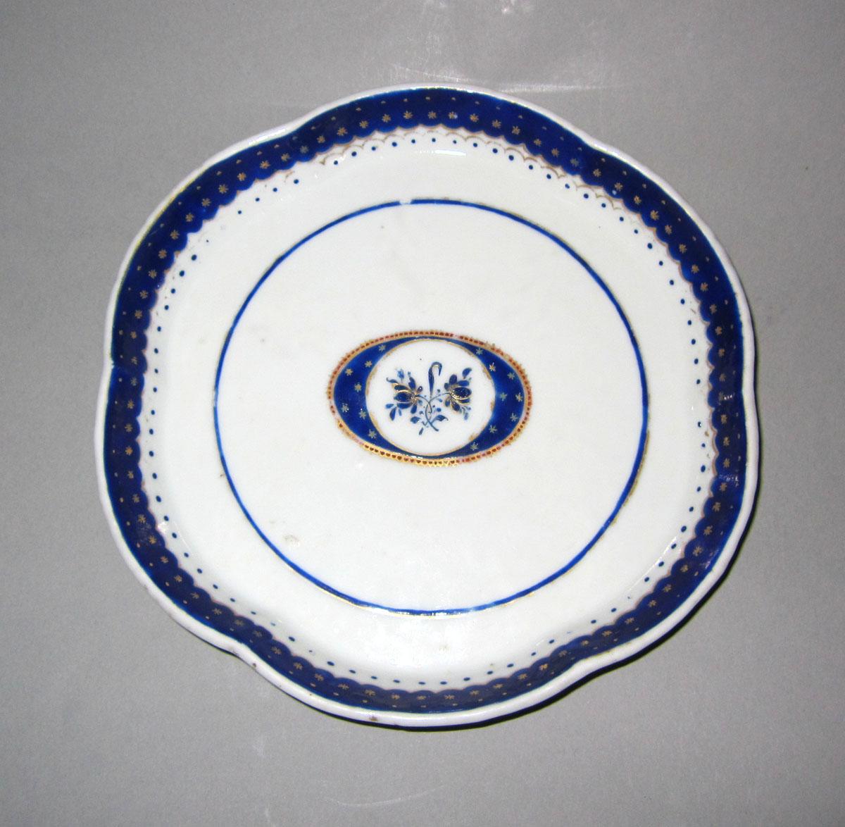 1965.0567 Porcelain teapot stand