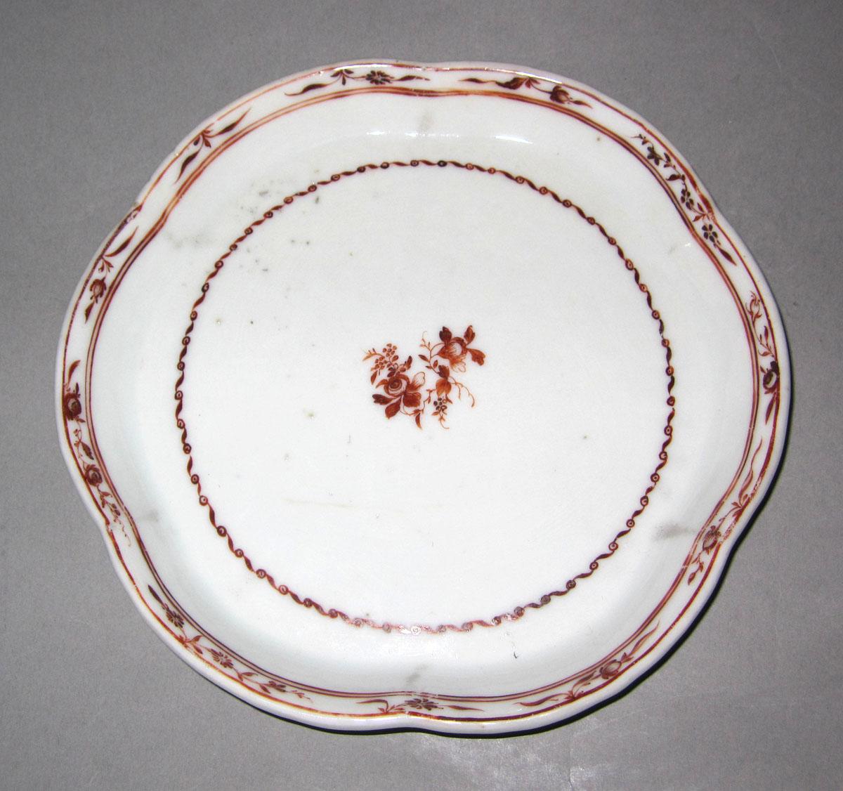 1965.0568 Porcelain teapot stand