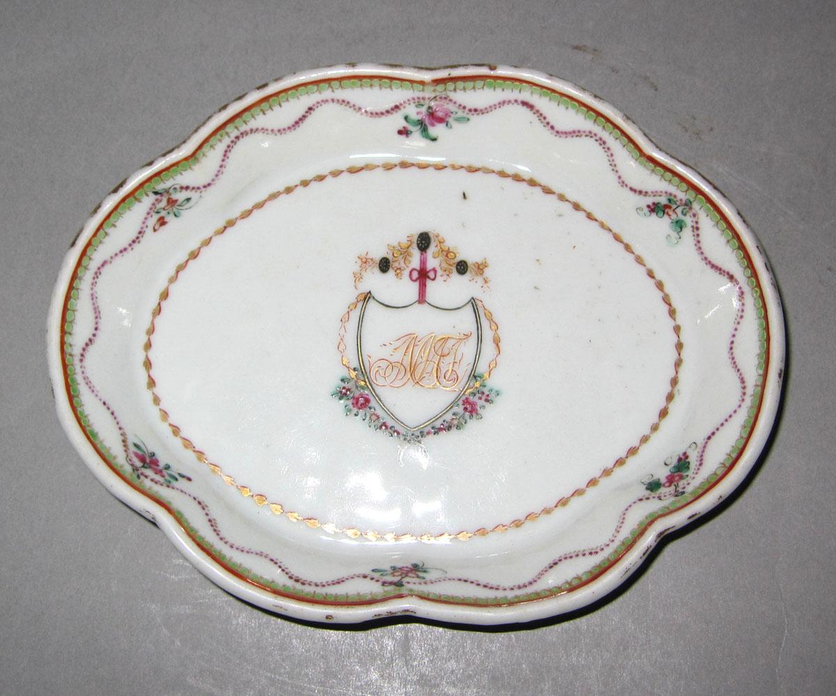1965.0572 Porcelain spoon tray