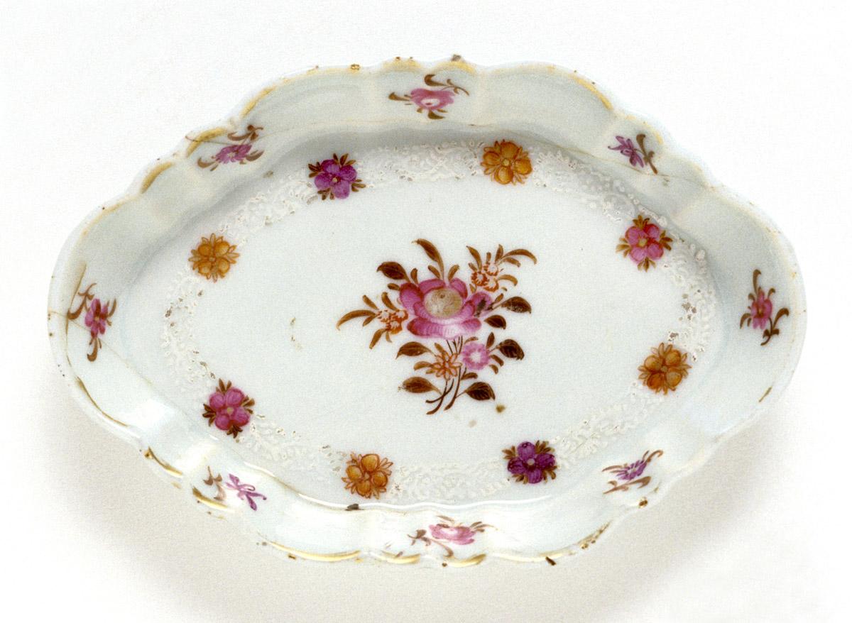 1965.0574 Spoon tray, view 2