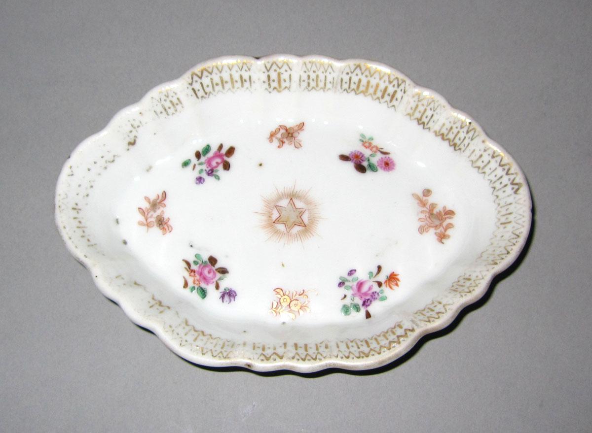 1965.0576 Porcelain spoon tray