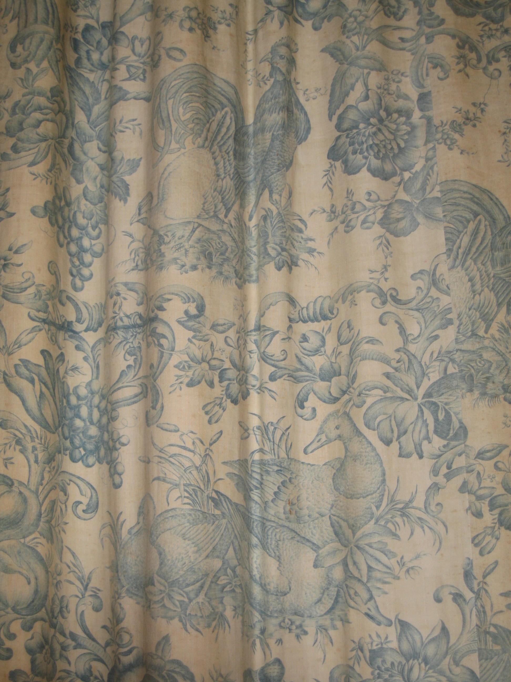 Port Royal Bedroom L window panel closeup