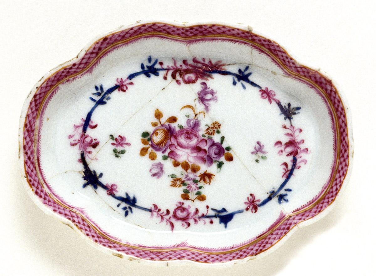 1965.0592 Spoon tray, view 2