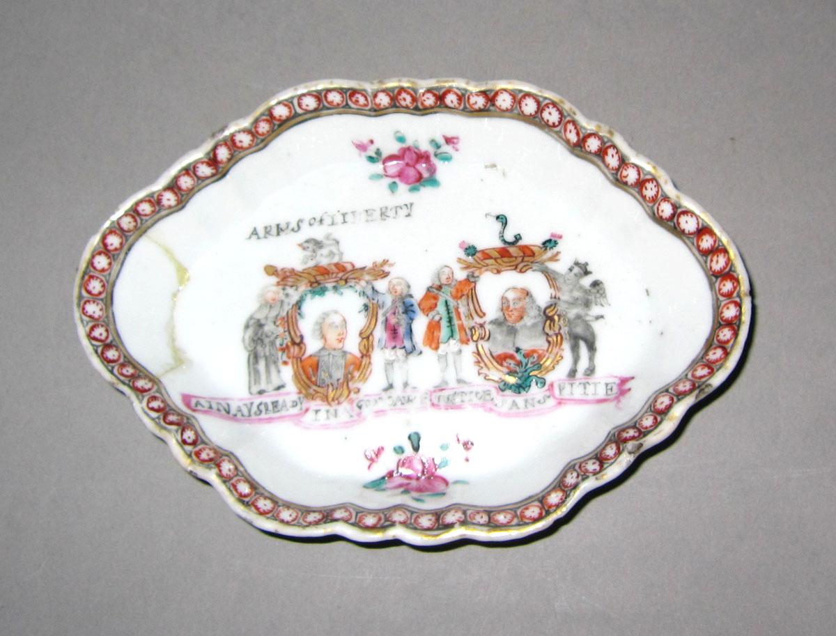 1965.0597 Porcelain spoon tray