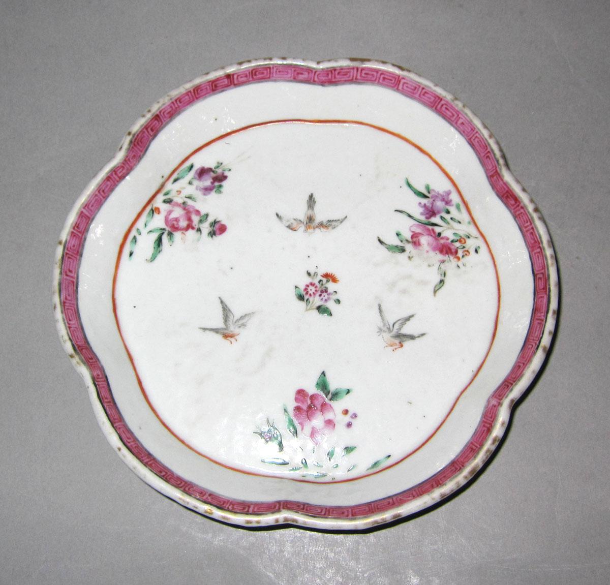 1965.0605 Porcelain teapot stand