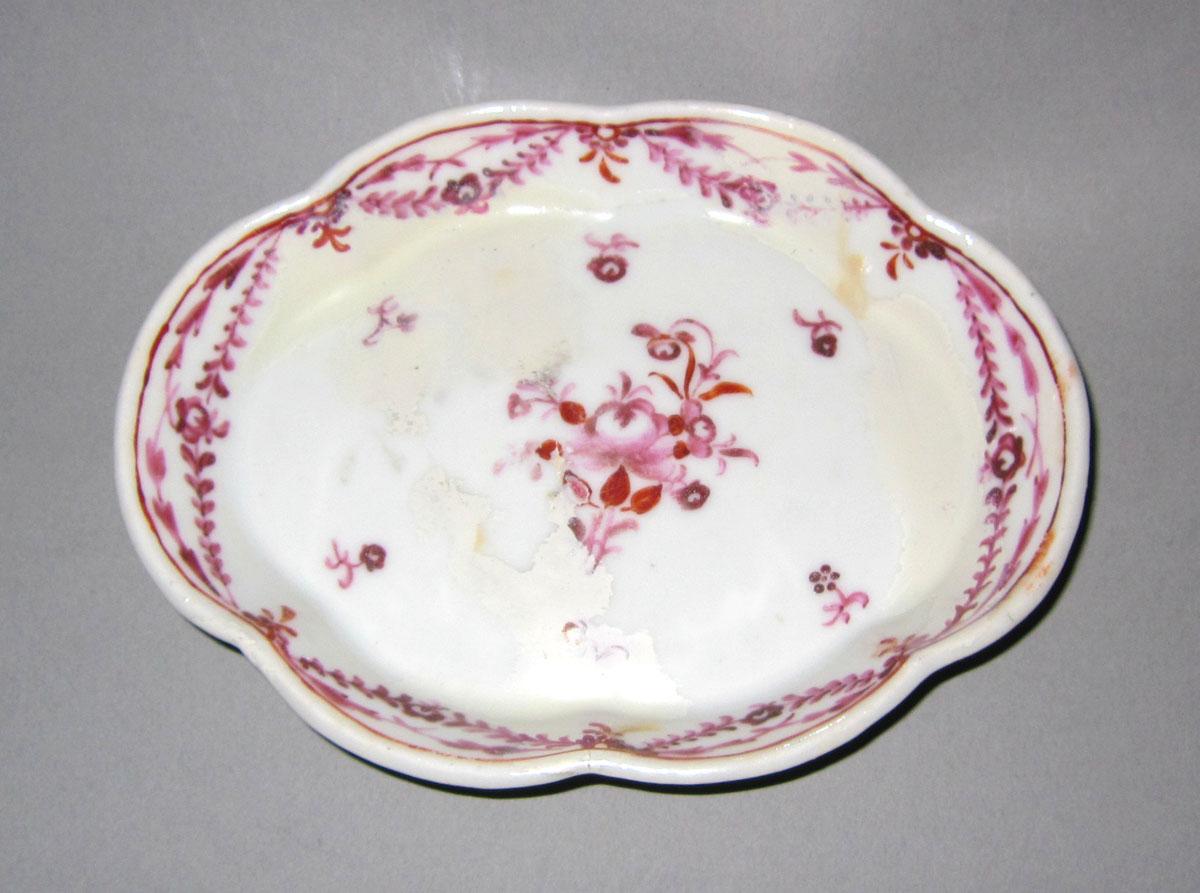1965.0616 Porcelain spoon tray
