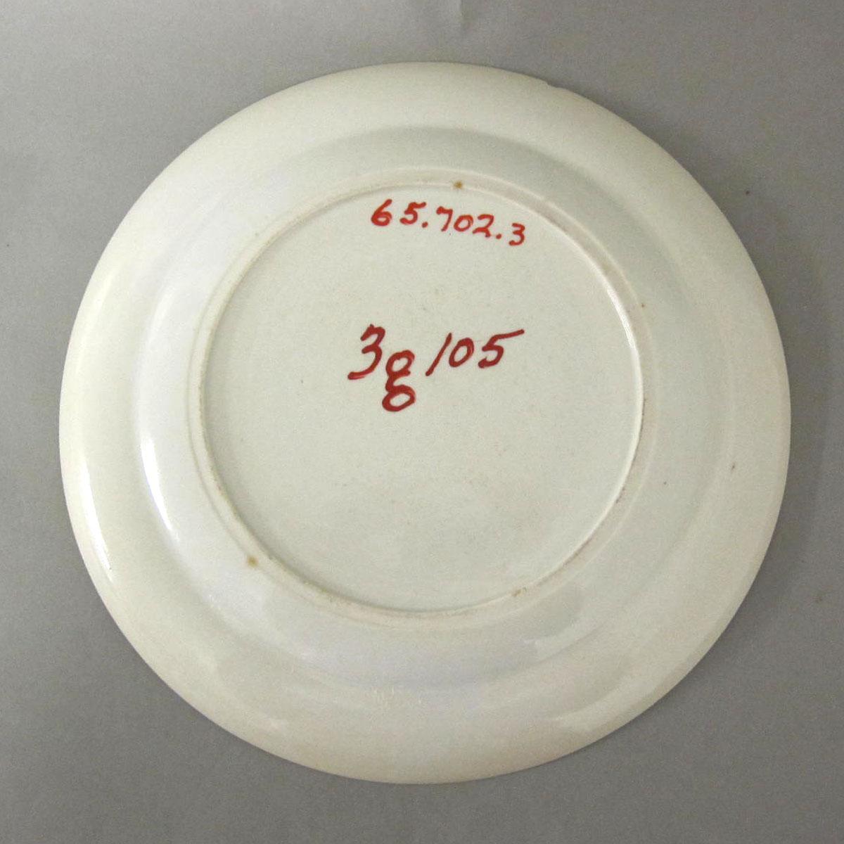 1965.0702.003 Porcelain plate underside