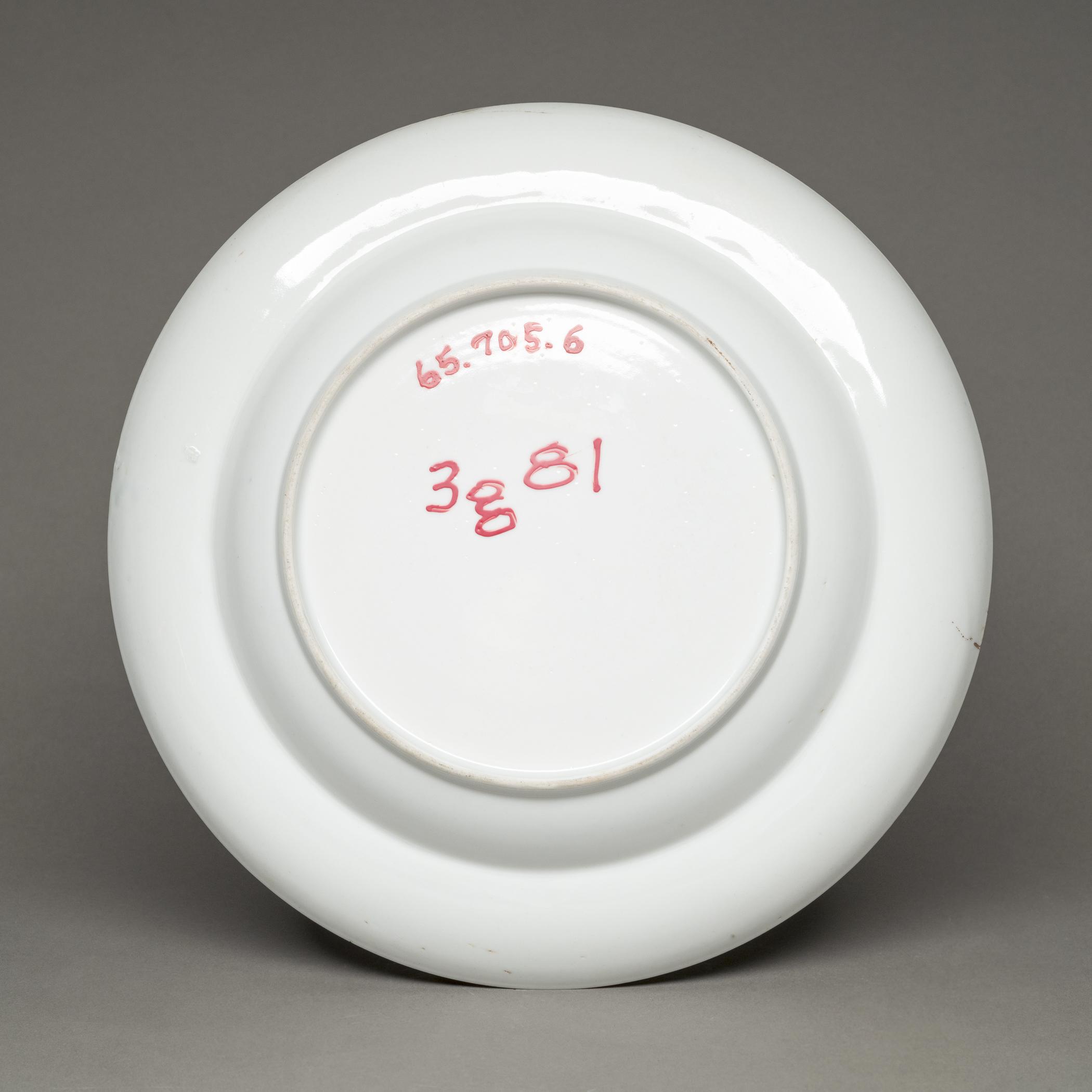 1965.0705.006 Plate or bowl, view 2