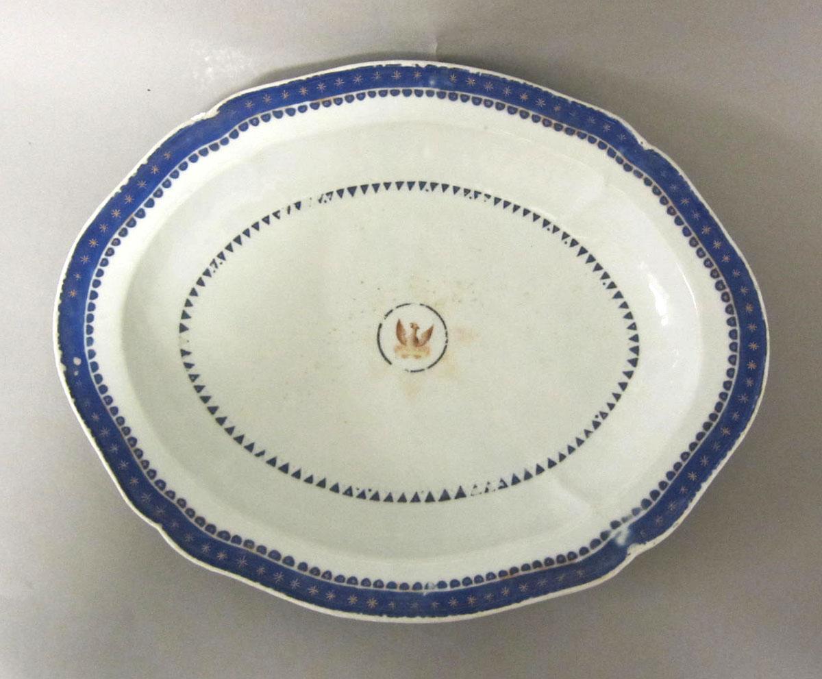 1965.0705.028 Porcelain vegetable dish